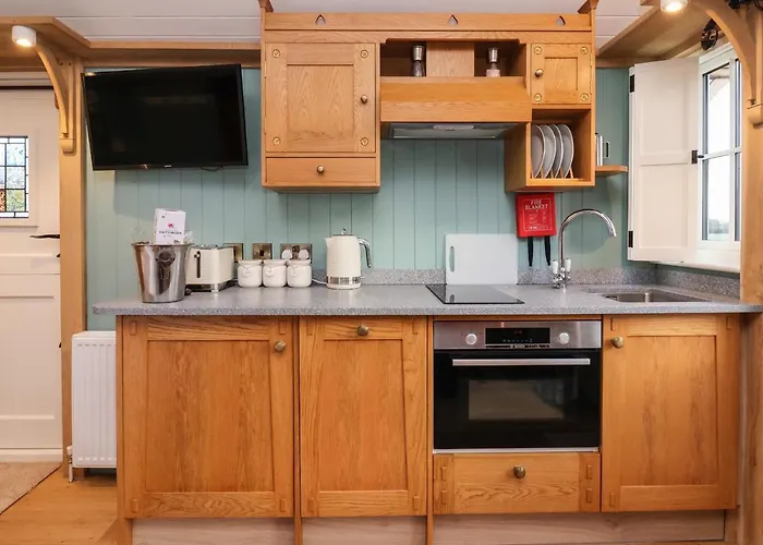 Holiday home Arts And Crafts *